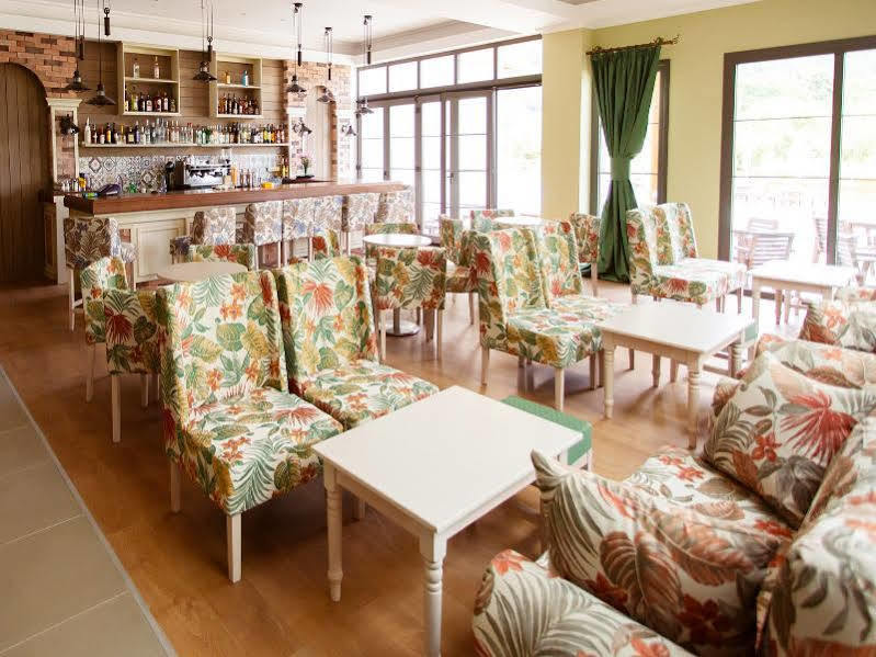 Irenes Resort Káto Loutrákion Zewnętrze zdjęcie